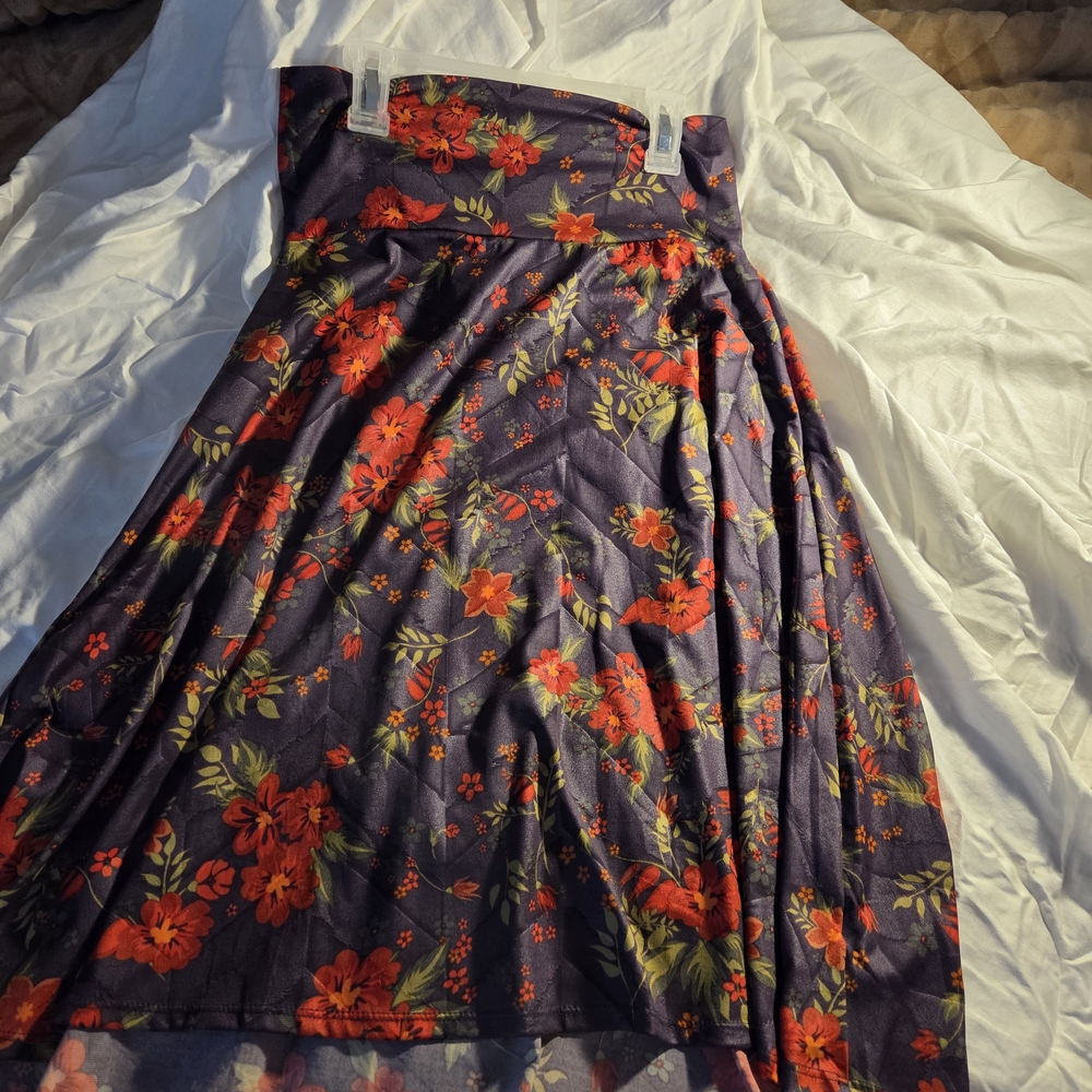 LuLaRoe Maxi Skirt - Red and Green Floral